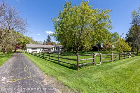 Exterior - 850 E Remus, Mount Pleasant, MI 48858 photo 6 of 15