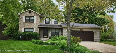 5836 Wood Valley Dr, Haslett, MI 48840
