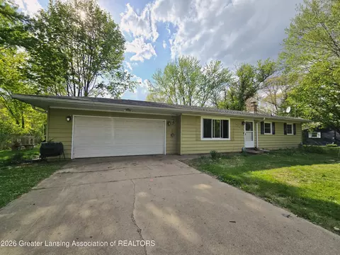22915 Pine Lake Dr, Battle Creek, MI 49014