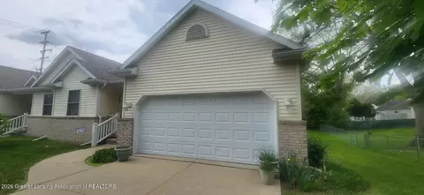 1992 Summit St, Holt, MI 48842
