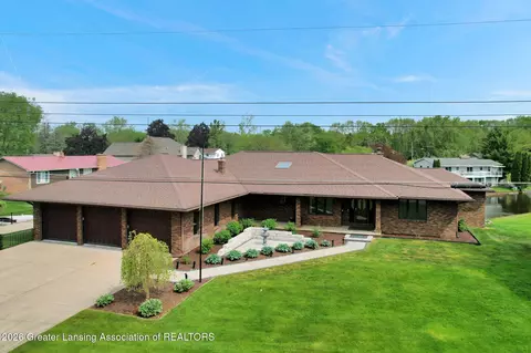 10289 Lafayette Ln, Dimondale, MI 48821