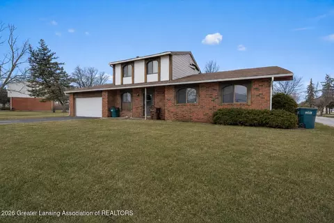 4400 Chadburne Dr, Lansing, MI 48911