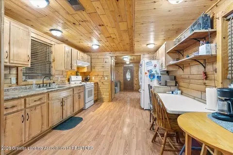 Entry Way - 226 N Ewen St, Maple Rapids, MI 48853 photo 1 of 6