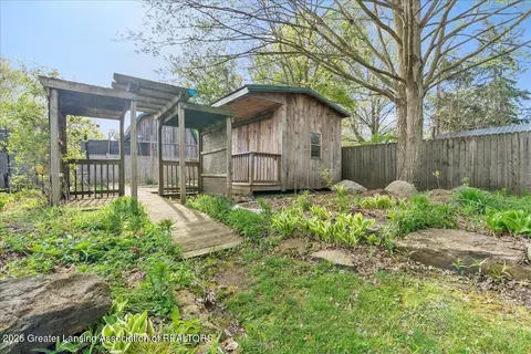Exterior - 226 N Ewen St, Maple Rapids, MI 48853 photo 4 of 9