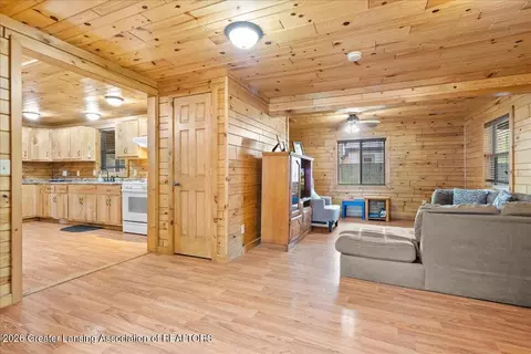Entry Way - 226 N Ewen St, Maple Rapids, MI 48853 photo 2 of 6