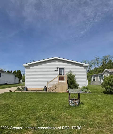 13693 Hawaii Ave, Eagle, MI 48822