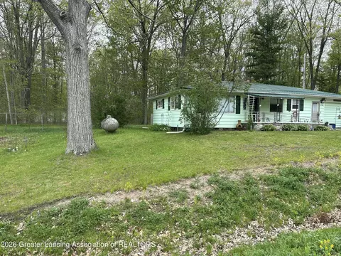 Exterior - 5720 W Sargent Rd, Gladwin, MI 48624 photo 1 of 4
