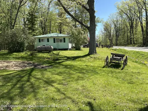 Exterior - 5720 W Sargent Rd, Gladwin, MI 48624 photo 2 of 4