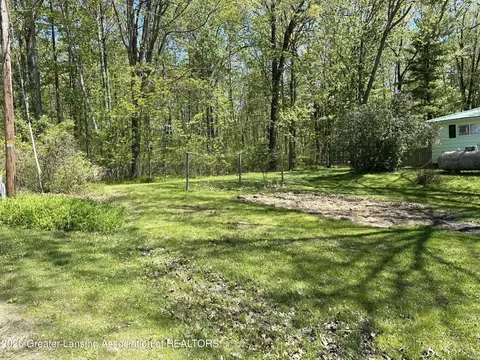 Exterior - 5720 W Sargent Rd, Gladwin, MI 48624 photo 3 of 4