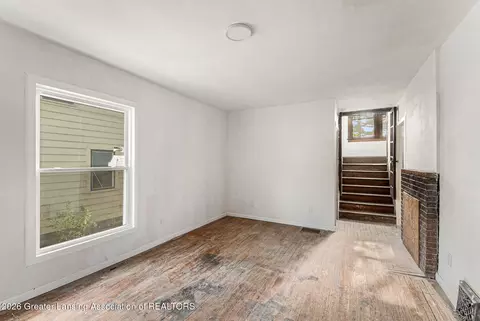 Living - 1215 Chittock Ave, Jackson, MI 49203 photo 2 of 2