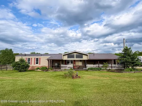 6087 S Pease Rd, Bellevue, MI 49021