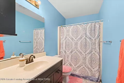 Bath - 1628 W Herbison Dr, Dewitt, MI 48820 photo 1 of 2