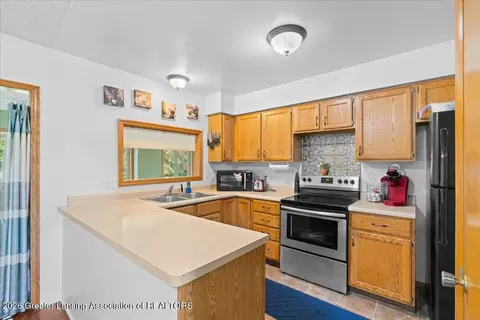 Kitchen - 1628 W Herbison Dr, Dewitt, MI 48820 photo 1 of 4
