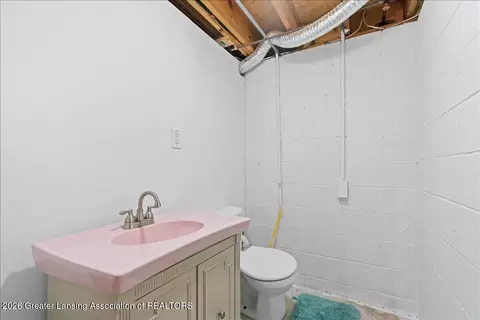 Bath - 1628 W Herbison Dr, Dewitt, MI 48820 photo 2 of 2