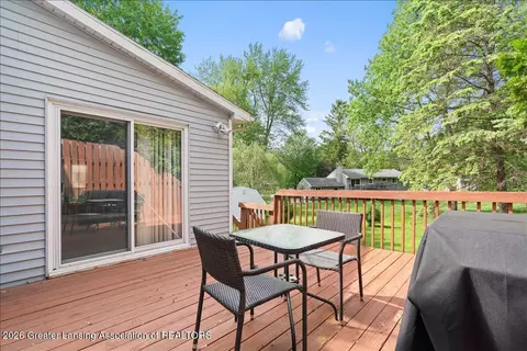 Exterior - 1628 W Herbison Dr, Dewitt, MI 48820 photo 5 of 12