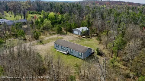 145 W Pioneer Rd, Roscommon, MI 48653