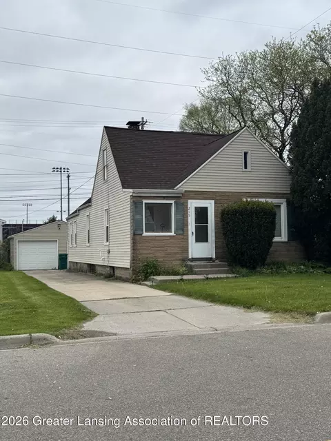 215 Hungerford St, Lansing, MI 48917
