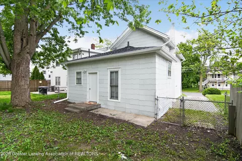 Exterior - 513 N Waterloo Ave, Jackson, MI 49201 photo 10 of 13