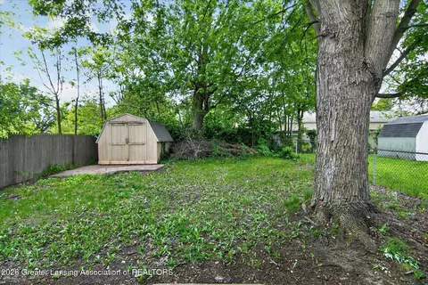 Exterior - 513 N Waterloo Ave, Jackson, MI 49201 photo 11 of 13