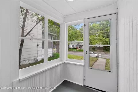 Exterior - 513 N Waterloo Ave, Jackson, MI 49201 photo 5 of 13
