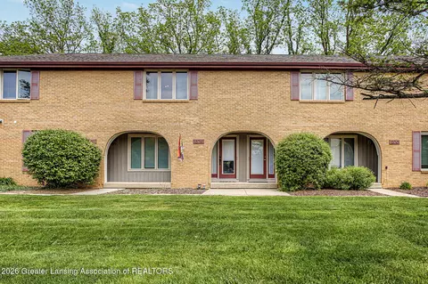 1374 Lakeside Dr, East Lansing, MI 48823