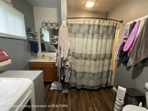 Bath - 630 Summer St, Olivet, MI 49076 photo 1 of 1