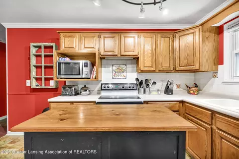 Kitchen - 601 Hanover St, Concord, MI 49237 photo 3 of 3