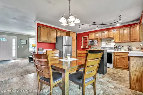 Dining - 601 Hanover St, Concord, MI 49237 photo 2 of 2