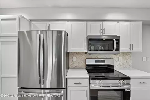 Kitchen - 9103 Bridge St, Dimondale, MI 48821 photo 2 of 2