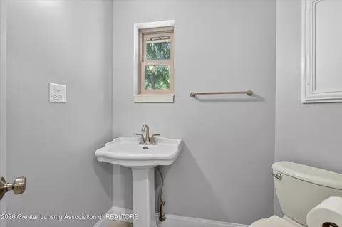 Bath - 9103 Bridge St, Dimondale, MI 48821 photo 1 of 5
