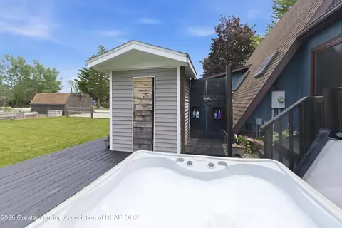 Exterior - 15080 S Tallman Rd, Eagle, MI 48822 photo 3 of 15