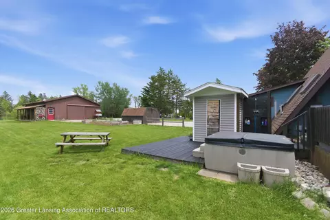 Exterior - 15080 S Tallman Rd, Eagle, MI 48822 photo 6 of 15