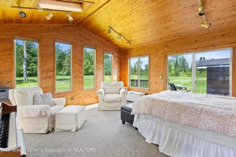 Bedroom - 15080 S Tallman Rd, Eagle, MI 48822 photo 1 of 6