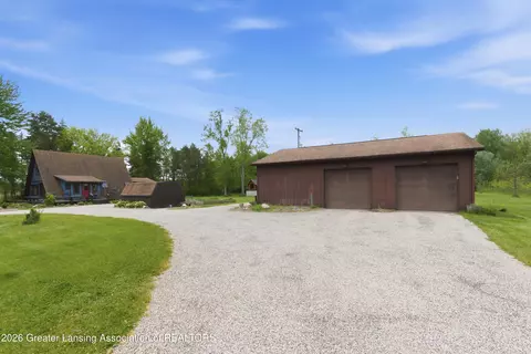 Exterior - 15080 S Tallman Rd, Eagle, MI 48822 photo 10 of 15