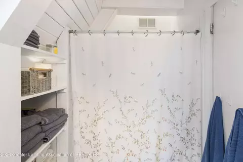 Bath - 15080 S Tallman Rd, Eagle, MI 48822 photo 3 of 5