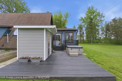 Exterior - 15080 S Tallman Rd, Eagle, MI 48822 photo 7 of 15