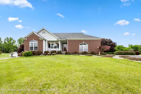 3890 Provencal Dr, Eaton Rapids, MI 48827