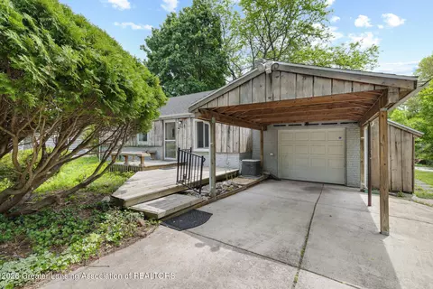 2169 Haslett Rd, East Lansing, MI 48823
