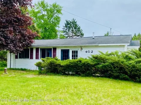 402 S Scott Dr, Farwell, MI 48622