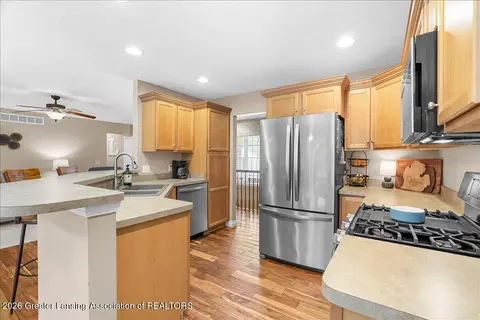 Kitchen - 13048 Addington Dr, Dewitt, MI 48820 photo 3 of 5