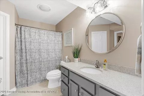 Bath - 13048 Addington Dr, Dewitt, MI 48820 photo 3 of 4