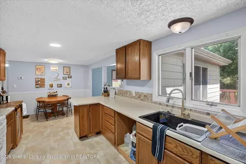 Kitchen - 217 Brown St, Ithaca, MI 48847 photo 3 of 4