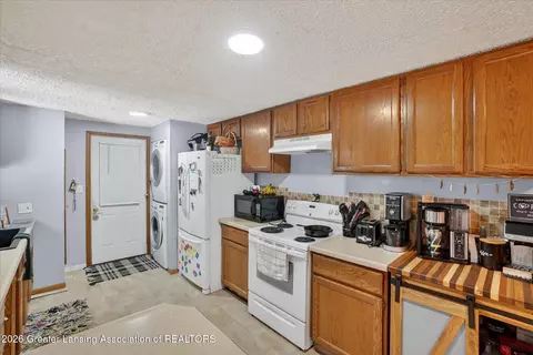 Entry Way - 217 Brown St, Ithaca, MI 48847 photo 1 of 1