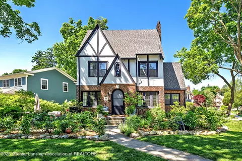 363 University Dr, East Lansing, MI 48823