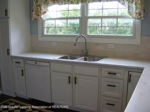 Kitchen - 162 Monroe St, Springport, MI 49284 photo 3 of 4
