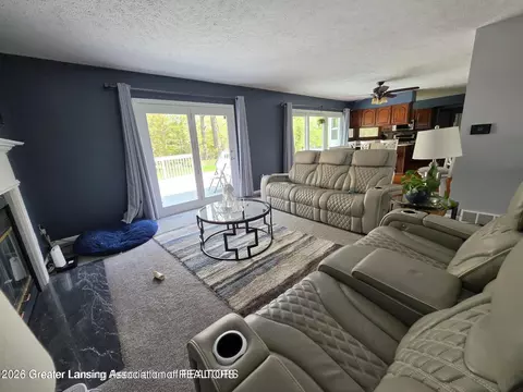 Living - 301 Windy Rush Ln, Dewitt, MI 48820 photo 2 of 5