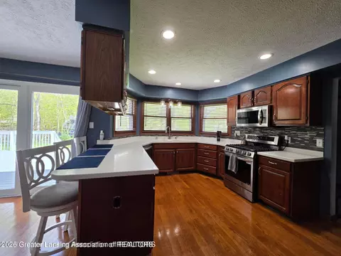 Kitchen - 301 Windy Rush Ln, Dewitt, MI 48820 photo 3 of 6
