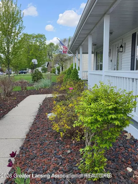 Exterior - 301 Windy Rush Ln, Dewitt, MI 48820 photo 14 of 20