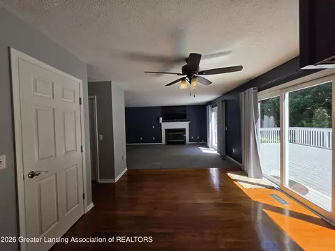 Living - 301 Windy Rush Ln, Dewitt, MI 48820 photo 3 of 4