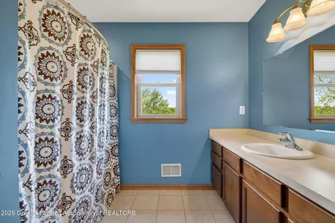 Bath - 1300 E Round Lake Rd, Dewitt, MI 48820 photo 4 of 6